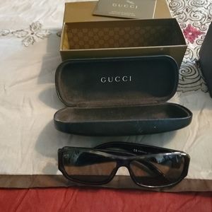 GUCCI SUNGLASSES